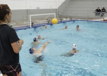 Impulsa Municipio práctica de waterpolo entre jóvenes chihuahuenses