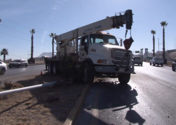 Grúa provocó caos en el Periférico de la Juventud