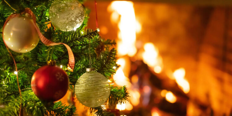 ¡Navidad Segura! Sigue recomendaciones para prevenir incendios en el árbol navideño