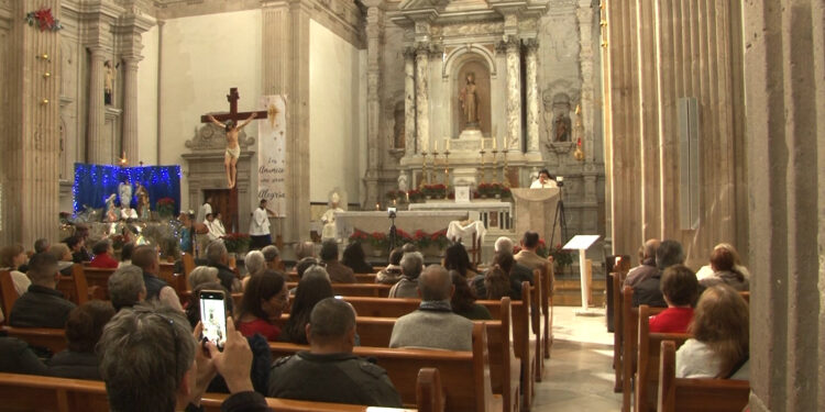 Ofició arzobispo misa navideña en la catedral