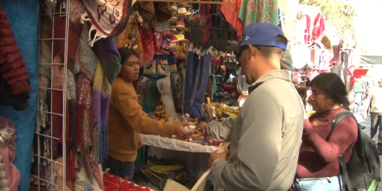 Chihuahuenses pasan la Navidad trabajando