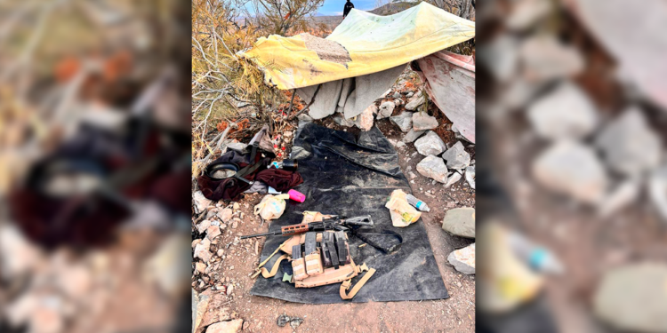 Aseguran arma de fuego en campamento clandestino durante Operativo Blindaje Carretero