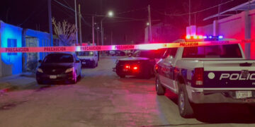 Asesinan con disparo en la cabeza a mujer por presunta discusión en la colonia Atenas