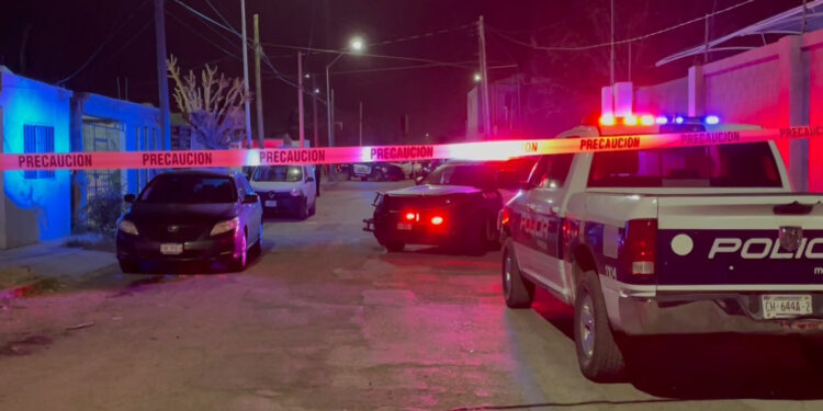 Asesinan con disparo en la cabeza a mujer por presunta discusión en la colonia Atenas