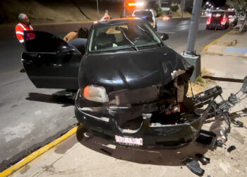 Conductor pierde el control y choca en la “curva de los choques”