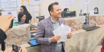 Alcalde Bonilla paga predial de tres propiedades en Chihuahua