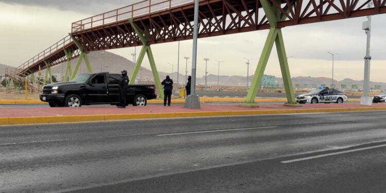 Abandonan pickup en periférico de la Juventud