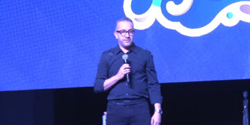 Chumel Torres clausura el ChihuAgua Fest con conferencia motivacional