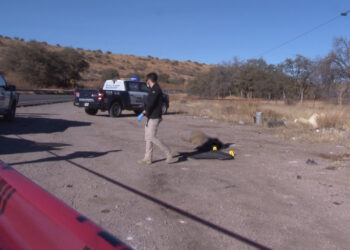 Encuentran a un hombre encobijado en Las Curvas del Perico