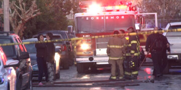 Abuelita quedó atrapada en incendio de cochera