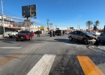 Choque múltiple causa daños y congestión en la Zarco