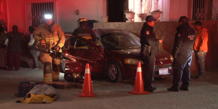 Camión urbano impacta a conductora en la colonia Miguel Hidalgo