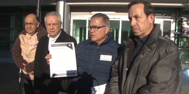 Organizaciones presentan firmas contra el matrimonio igualitario