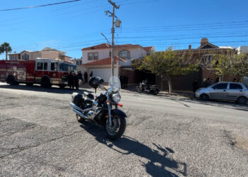 Mujer queda atrapada en incendio con su bebé