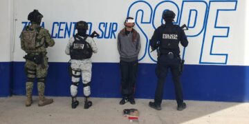 Detuvo Policía Estatal a hombre con arma y cristal