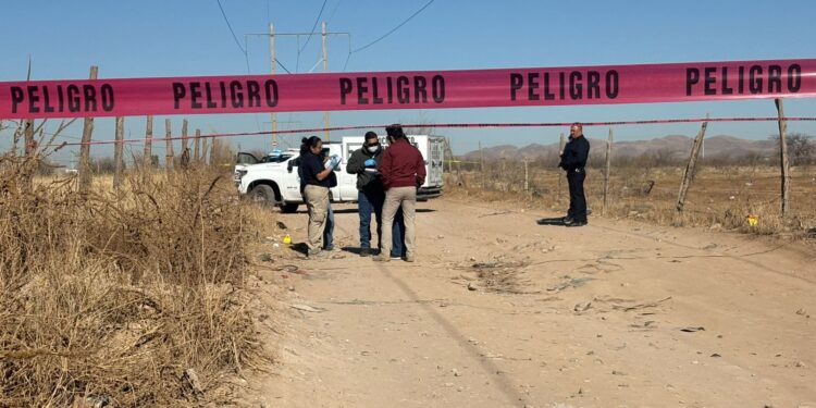 Dejan a ejecutado cubierto con llantas en la colonia Avícola Francisco Villa