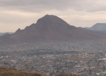 Chihuahua amanece con lluvia y clima invernal en el primer día del año