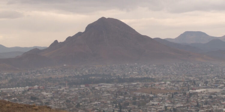 Chihuahua amanece con lluvia y clima invernal en el primer día del año