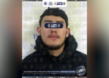 Hombre armado circulaba con placa sobrepuesta