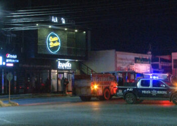 Corto circuito provoca incendio en restaurante de mariscos en el centro de Delicias