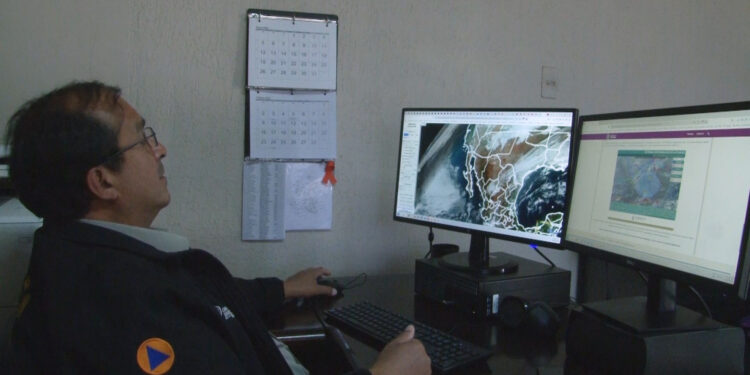 Advierten posible caída de nieve en la capital y la sierra