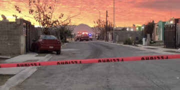Hallan dos cuerpos calcinados tras incendio vehicular