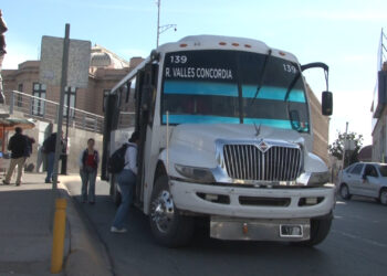 Usuarios del transporte público denuncian maltrato y exceso de velocidad