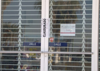 Clausuran farmacia en Delicias tras muerte de empleada por monóxido de carbono