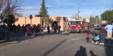 Cortocircuito provoca incendio en vivienda de Delicias