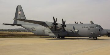 “No es intervención”: Claudia Sheinbaum aclara arribo de avión militar de EE. UU. a México