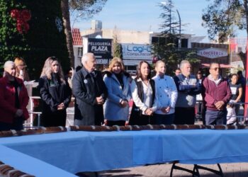 Alcalde comparte mega rosca de 55 metros en Cuauhtémoc