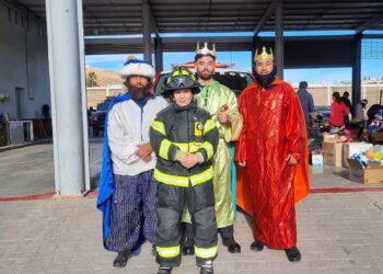 Bomberos entregan más de 2 mil juguetes en Chihuahua