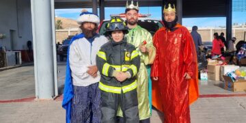 Bomberos entregan más de 2 mil juguetes en Chihuahua