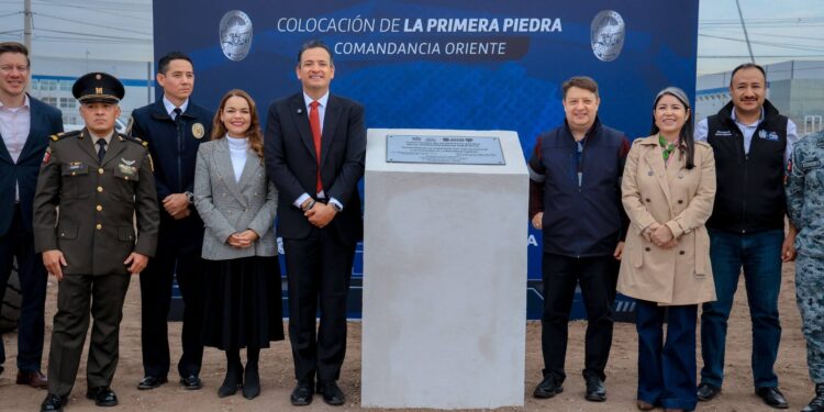 Colocan primera piedra de la nueva Comandancia Oriente