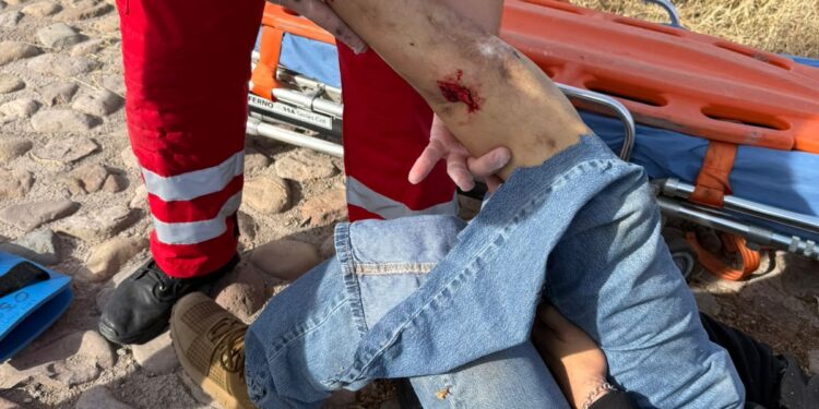 Termina persecución en choque: un detenido lesionado y dos armas aseguradas