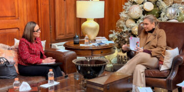 Maru Campos se reúne con magistrada presidenta del TSJE