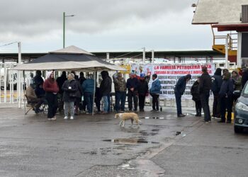 Protestan trabajadores y jubilados de Pemex