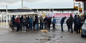 Protestan trabajadores y jubilados de Pemex