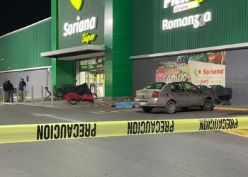 Asesinan a balazos a un hombre en estacionamiento de supermercado de Romanzza