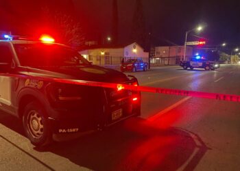 Fallece dentro de vehículo en calles de la colonia San Felipe