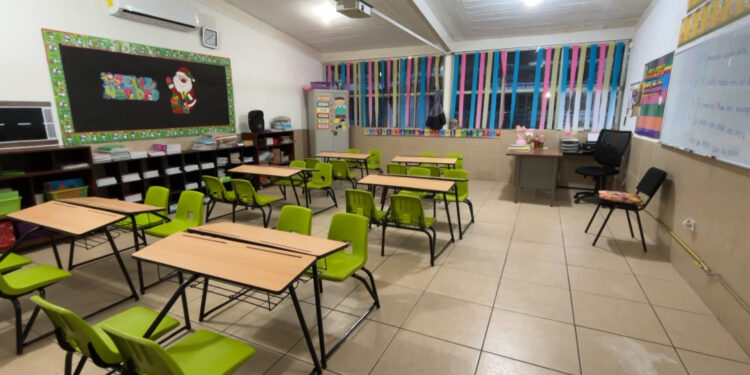 Alto ausentismo en el primer día de clases de 2026