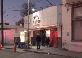 Apuñalaron a hombre tras riña afuera de bar