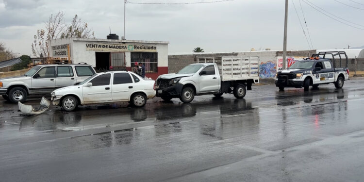 Se registra triple choque en el Periférico R. Almada