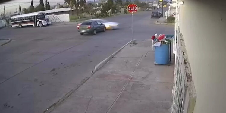 Denuncian falta de señalización vial en la colonia Cerro de la Cruz