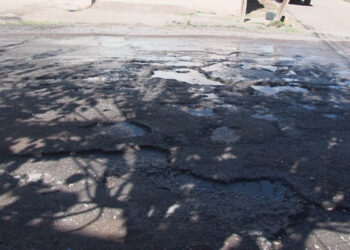 Obras Públicas atiende baches tras lluvias recientes