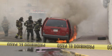 Fuego consumió camioneta en Quintas Carolinas