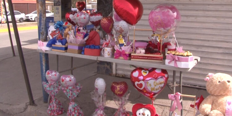 Ambulantes incrementan ventas por el Día de San Valentín