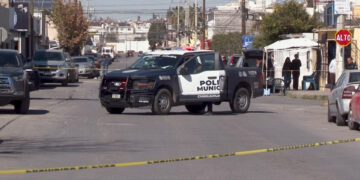 Balean a sujeto a bordo de su camioneta en la Infonavit Nacional