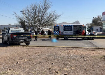 Hombre fallece por infarto frente a estación de bomberos