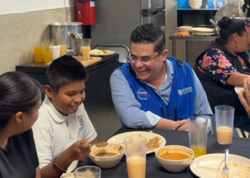 Comedores comunitarios ofrecen alimentos nutritivos a familias del estado